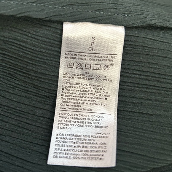 Banana Republic | crinkle asymmetrical shirt in dark juniper green - Picture 11 of 13